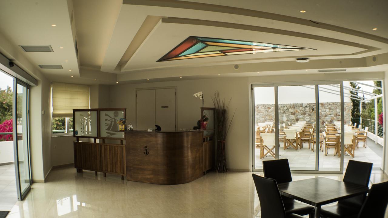 Junior Hotel Ірія Екстер'єр фото