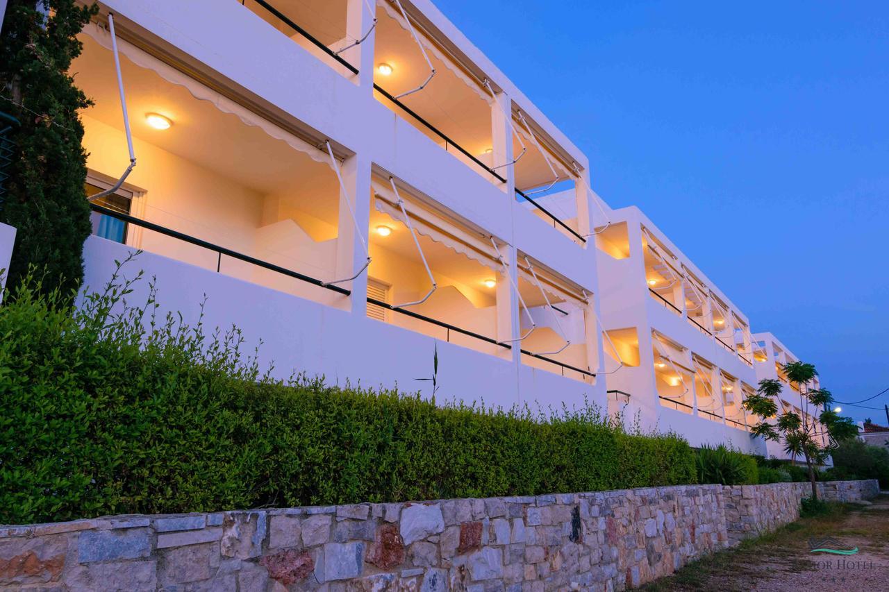 Junior Hotel Ірія Екстер'єр фото