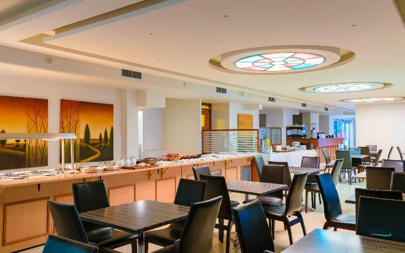 Junior Hotel Ірія Екстер'єр фото
