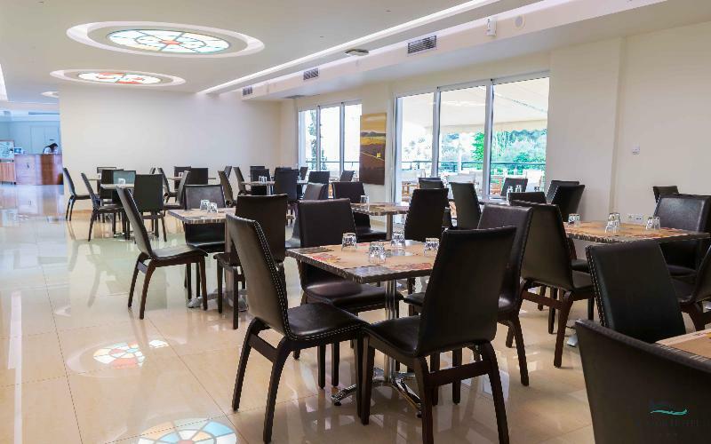 Junior Hotel Ірія Екстер'єр фото
