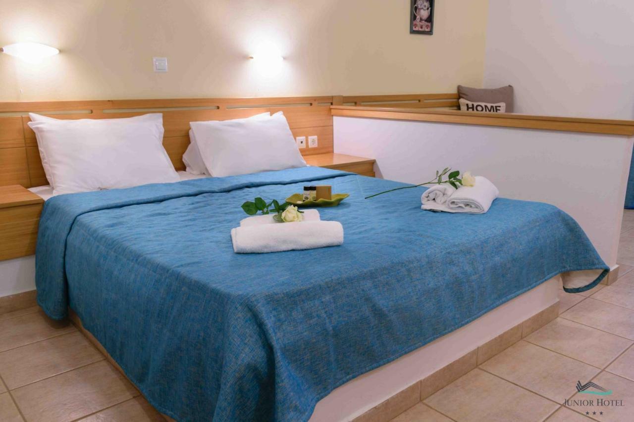 Junior Hotel Ірія Екстер'єр фото