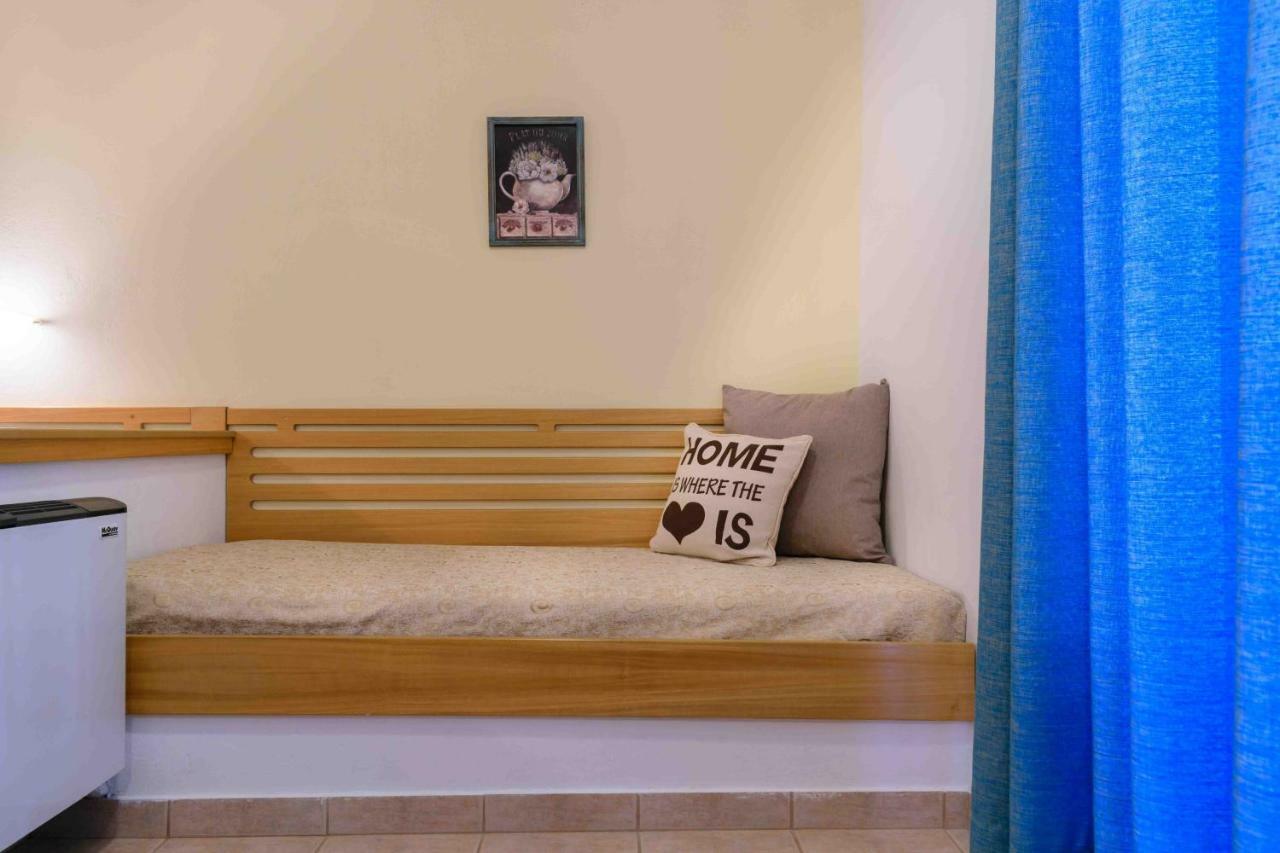 Junior Hotel Ірія Екстер'єр фото